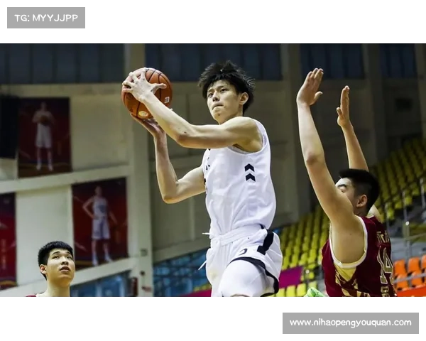 曾凡博身披篮网12号球衣亮相 定妆照展青春风采引领中国力量再逐NBA梦